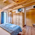 Dolomiti 3 Bedrooms Parking 40 Min From Cortina アゴルド