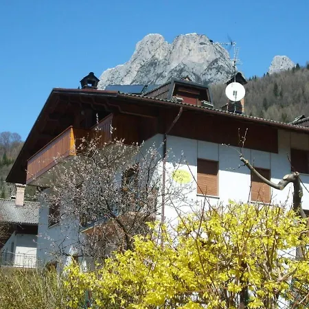 Dolomiti 3 Bedrooms Parking 40 Min From Cortina アパート